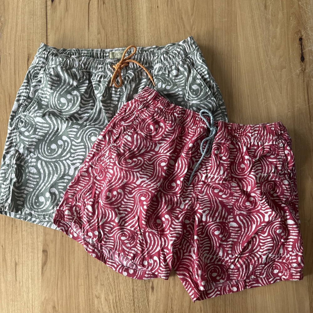 Lot Of 2 J.Crew stretch Lined Swim Trunk Size Large. Red/White & Green/white